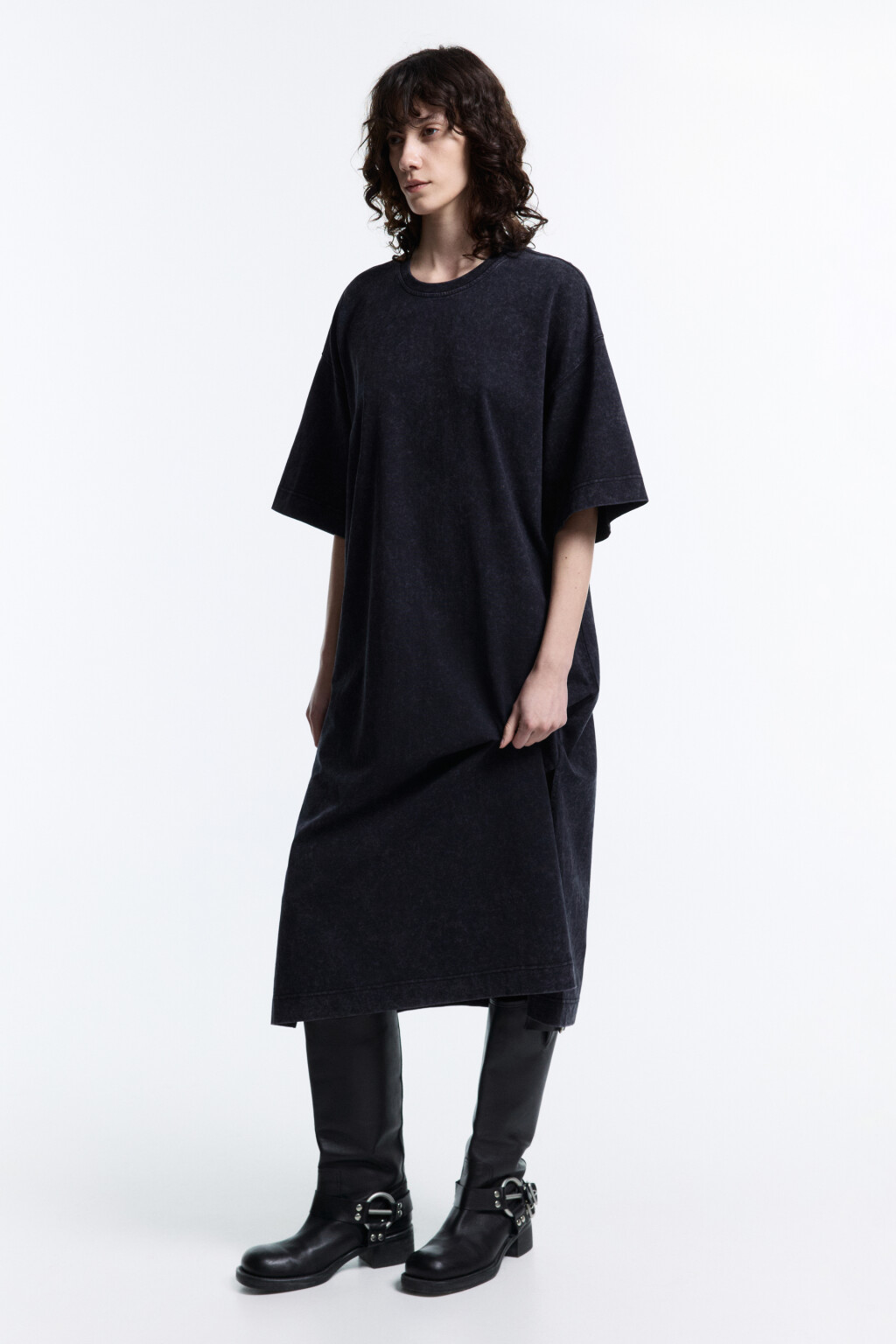 Платье-футболка миди из вареного трикотажа - цвет серый - 3