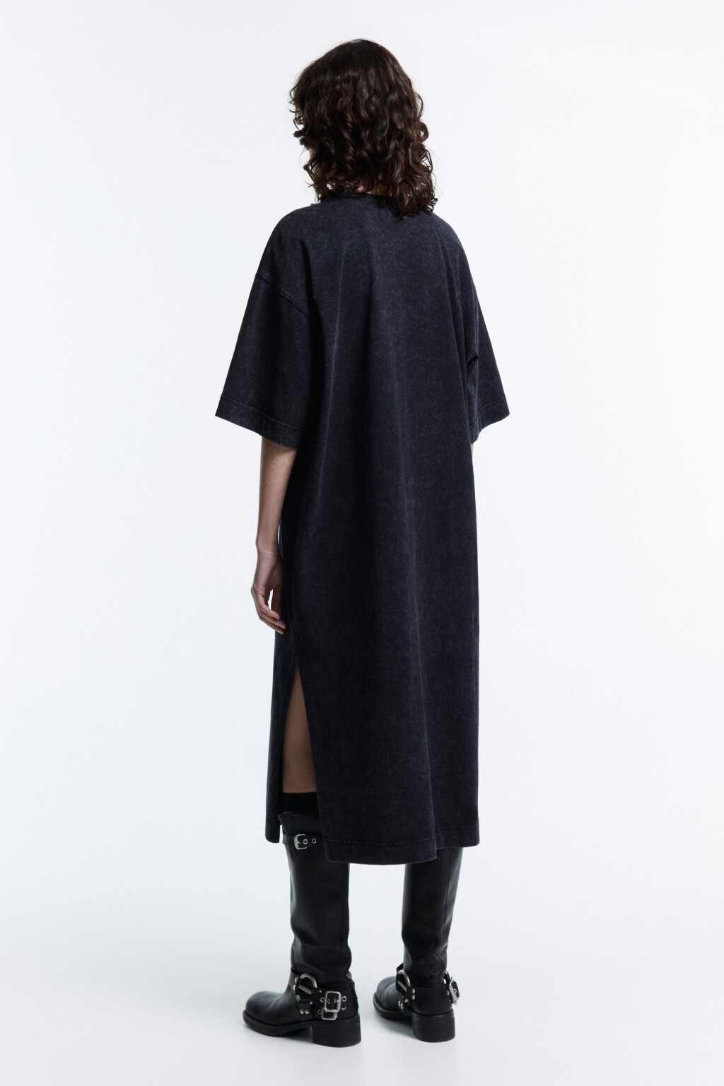 Платье-футболка миди из вареного трикотажа - цвет серый - 4