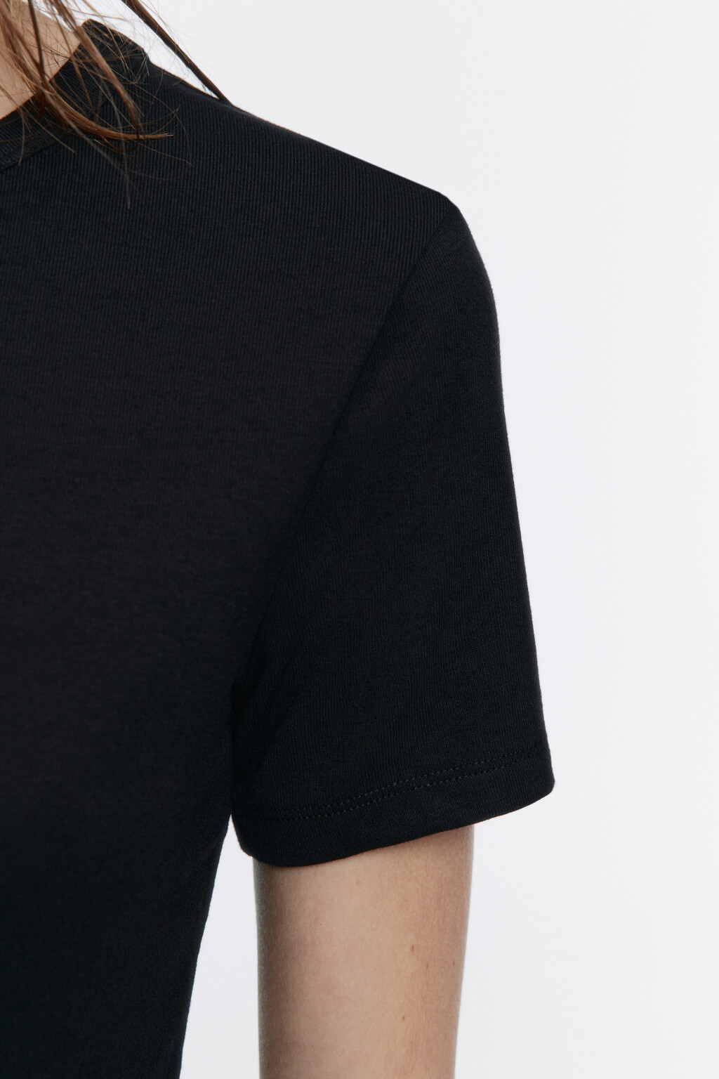 Футболка приталенная из вискозы - цвет черный - 7