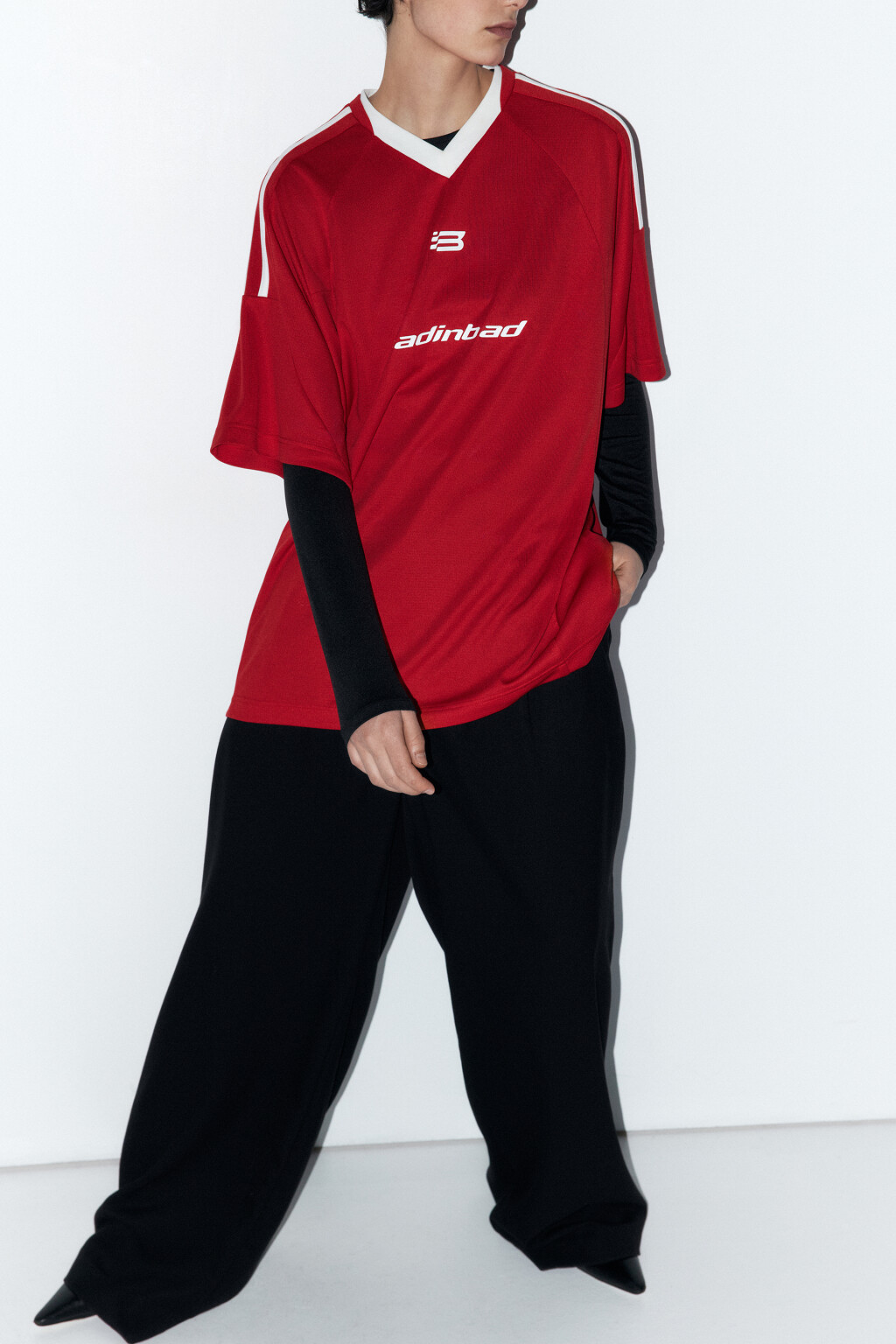 Футболка oversize с принтом и V-вырезом - цвет красный - 1