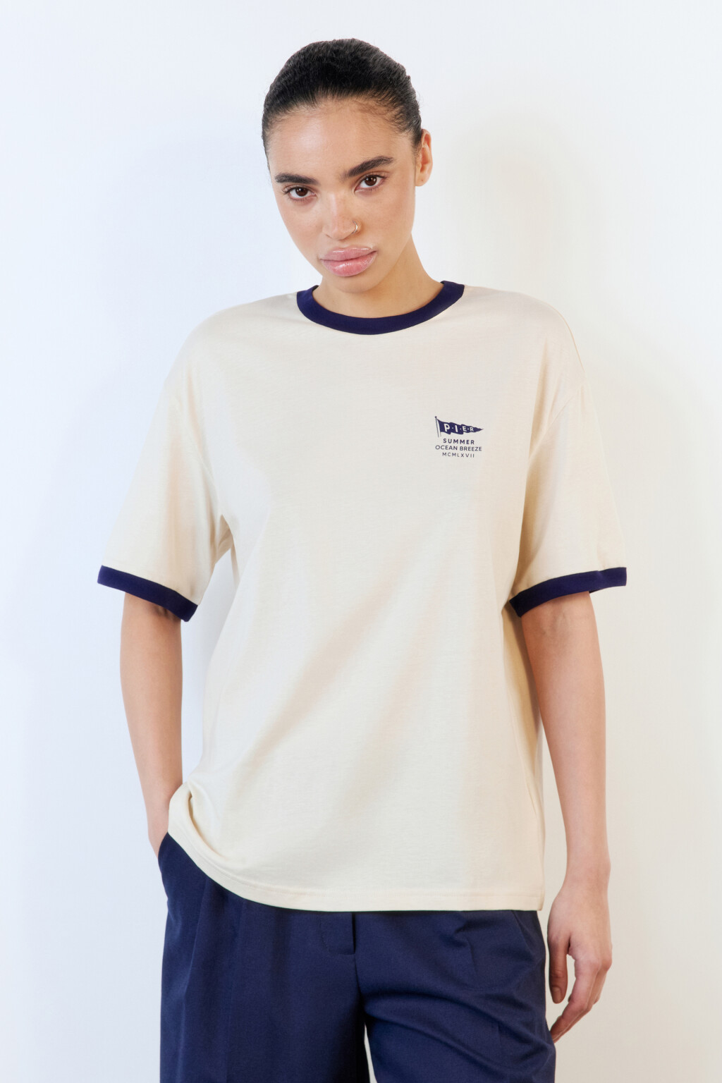 Футболка oversize контрастная с надписью - цвет бежевый - 2