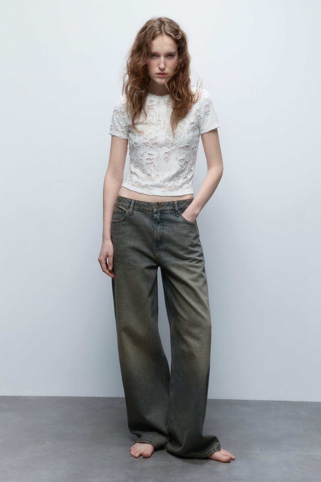 Топ-футболка двуслойный с рваниной - цвет белый - 5