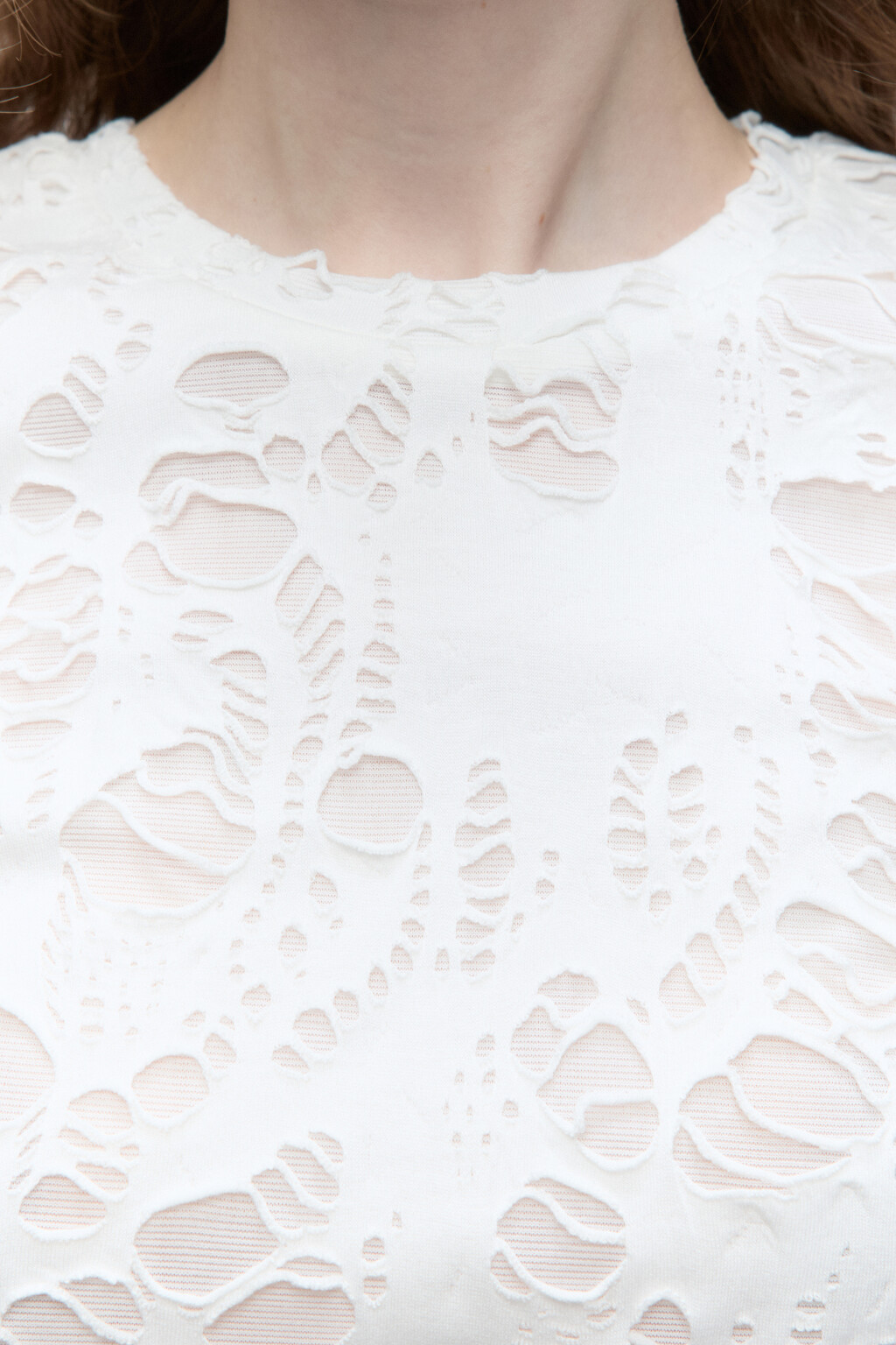 Топ-футболка двуслойный с рваниной - цвет белый - 6