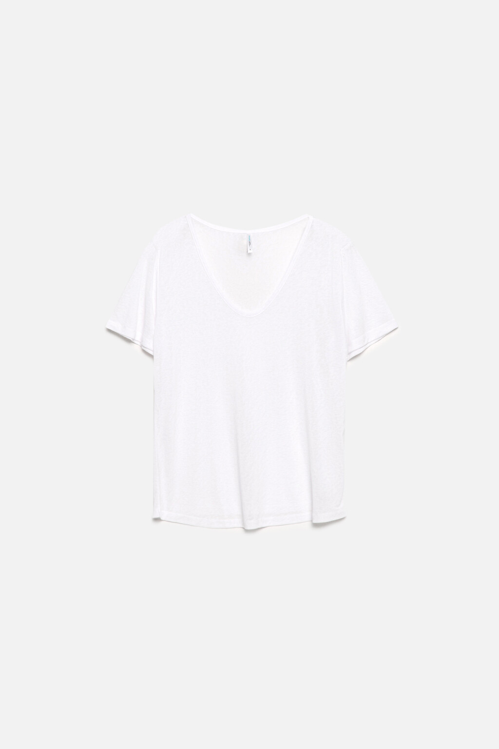 Футболка вискозная с глубоким вырезом - цвет белый - 9