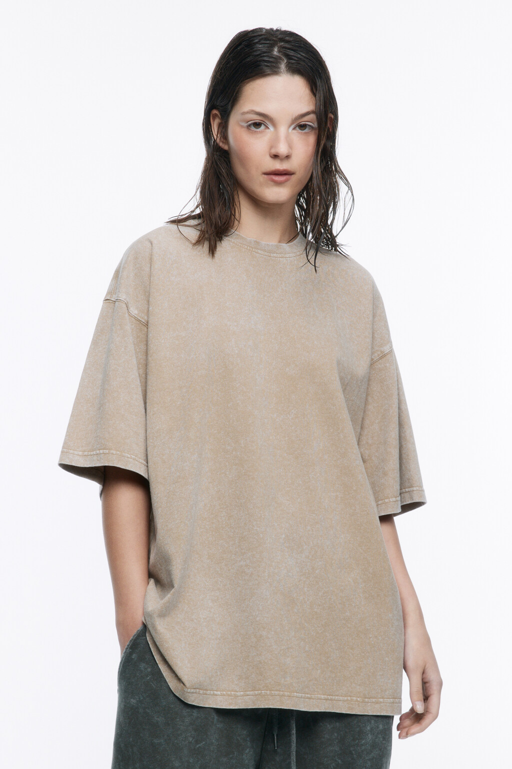 Футболка oversize с состаренным эффектом - цвет бежевый - 2