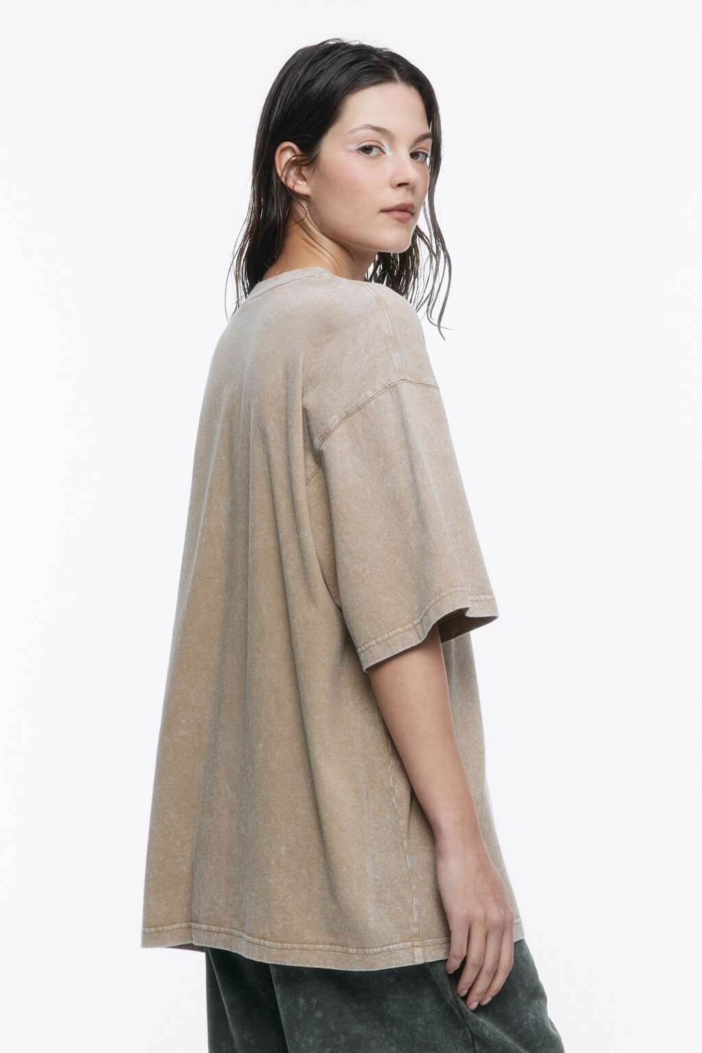 Футболка oversize с состаренным эффектом - цвет бежевый - 4