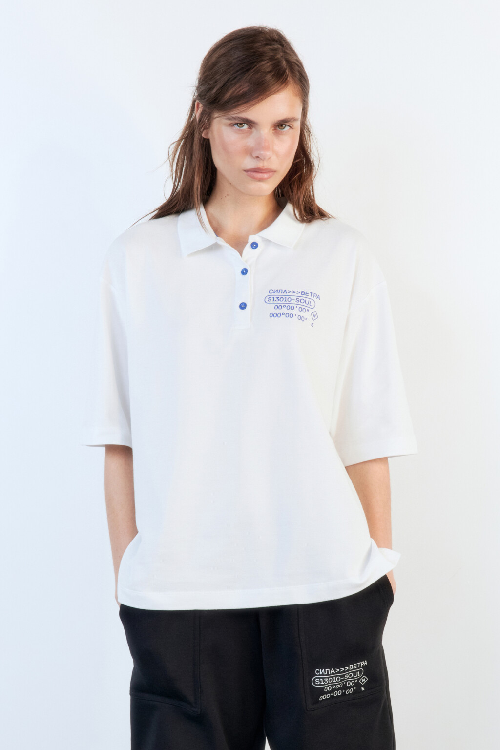 Футболка-поло хлопковая с надписью на груди - цвет белый - 2