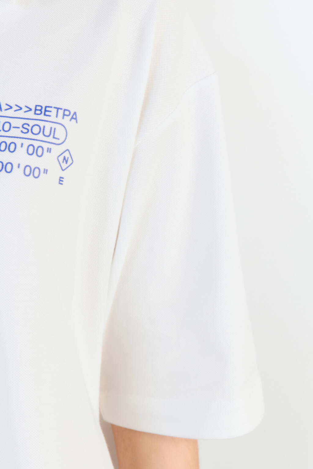 Футболка-поло хлопковая с надписью на груди - цвет белый - 6