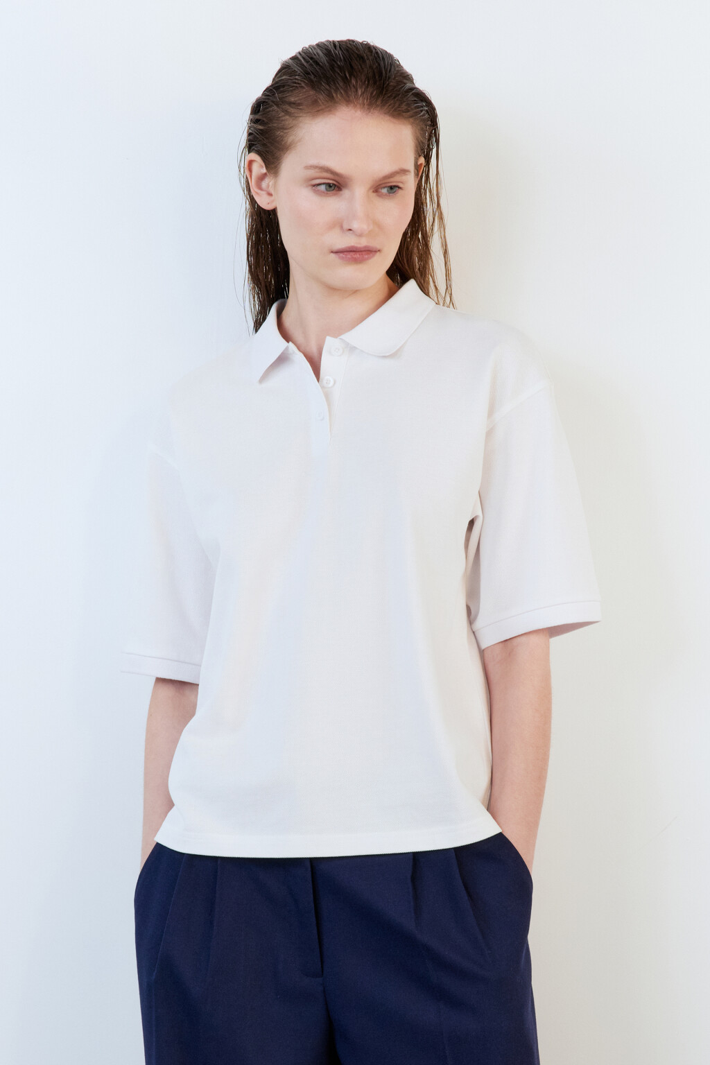 Футболка-поло хлопковая с застежкой на груди - цвет белый - 3