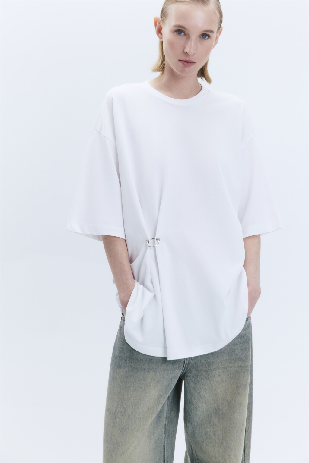 Футболка oversize с металлическим пирсингом - цвет белый - 2