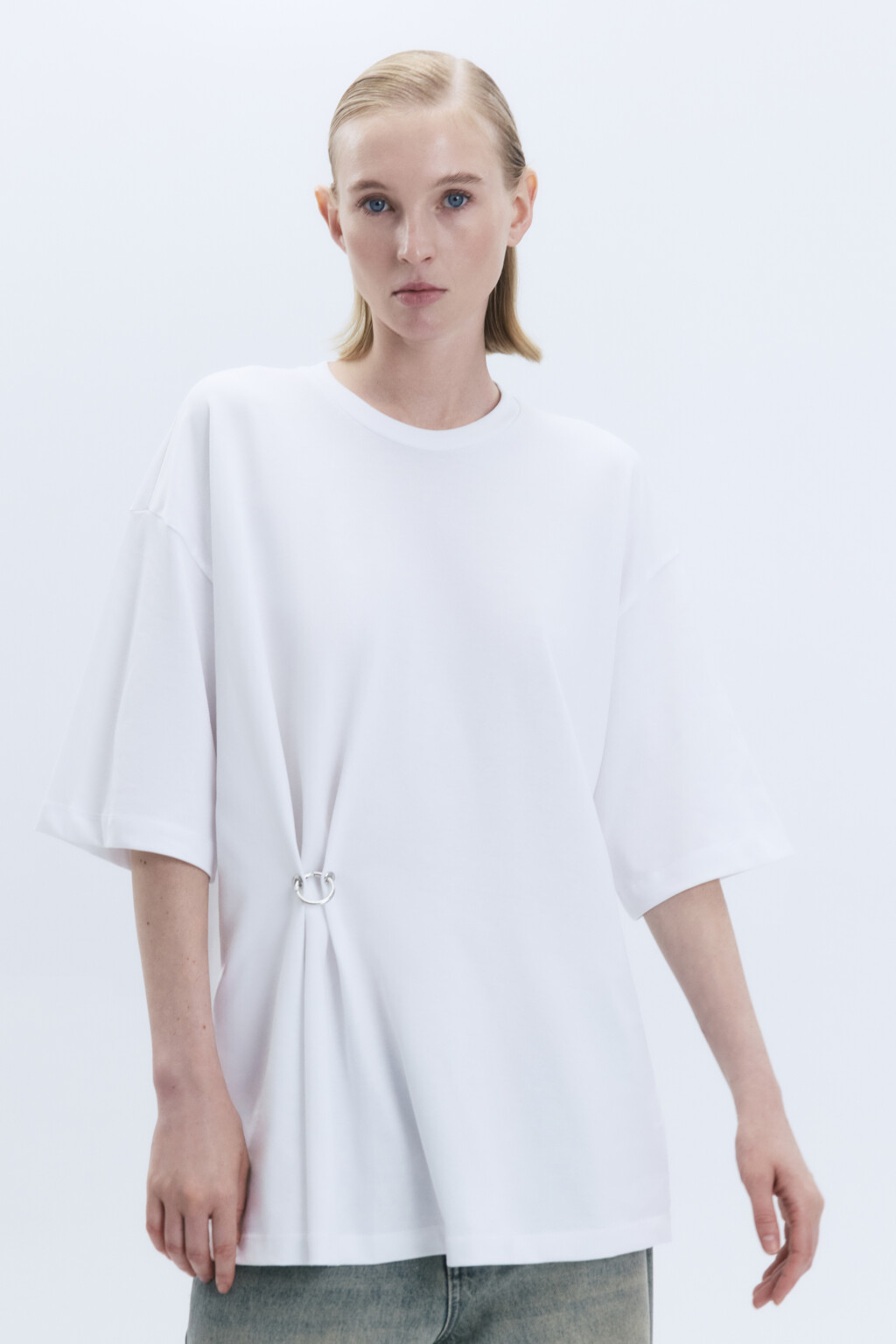 Футболка oversize с металлическим пирсингом - цвет белый - 3