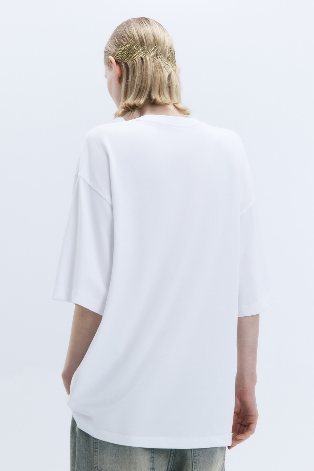 Футболка oversize с металлическим пирсингом - цвет белый - 5