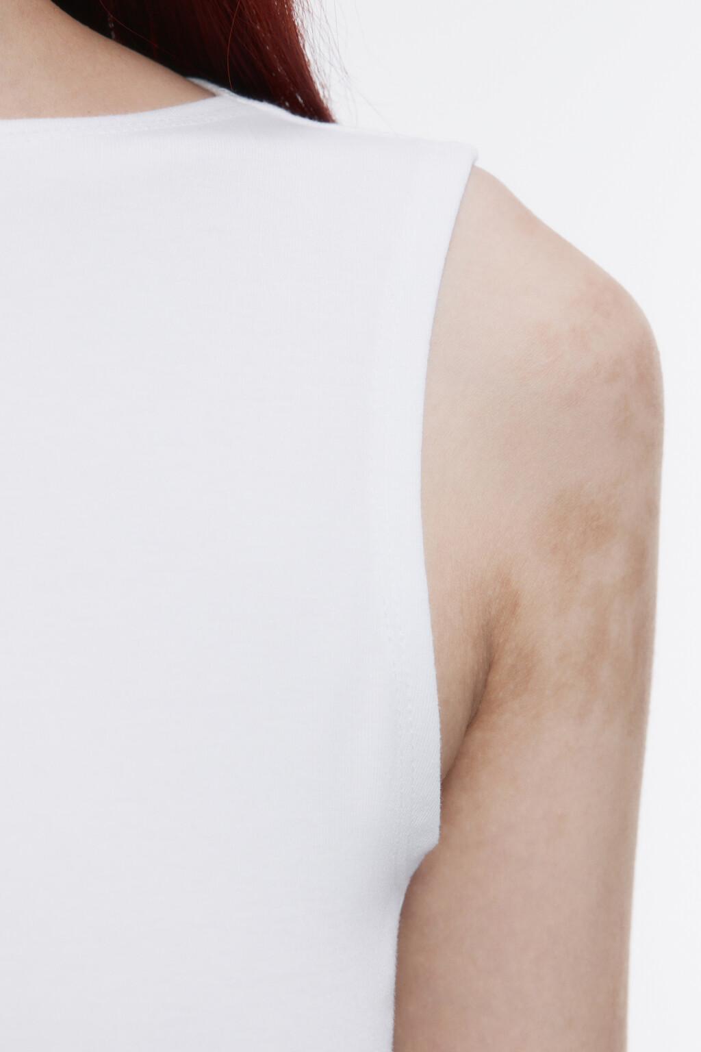 Майка приталенная из вискозы - цвет белый - 7