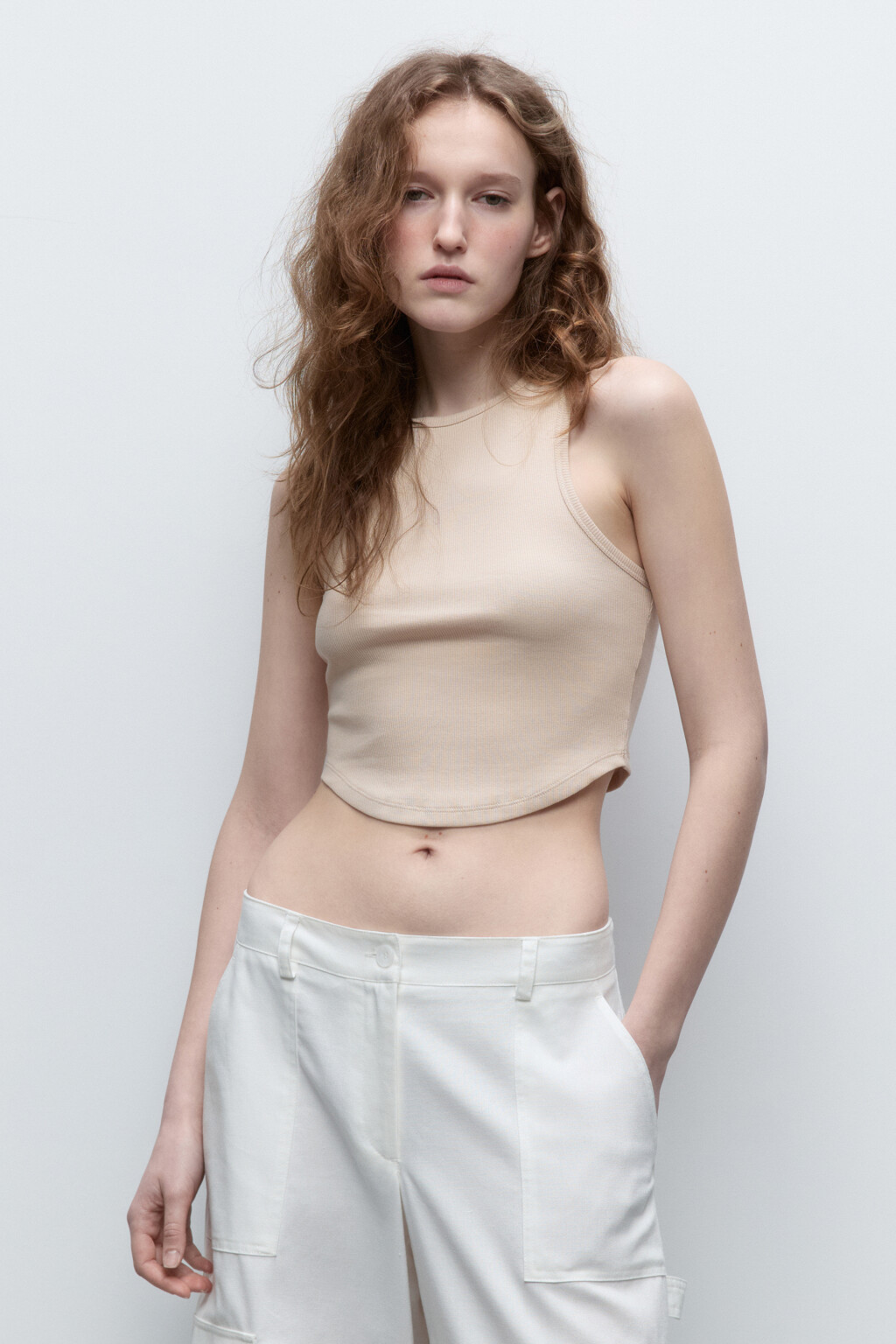 Майка-топ в рубчик с фигурным низом - цвет бежевый - 2