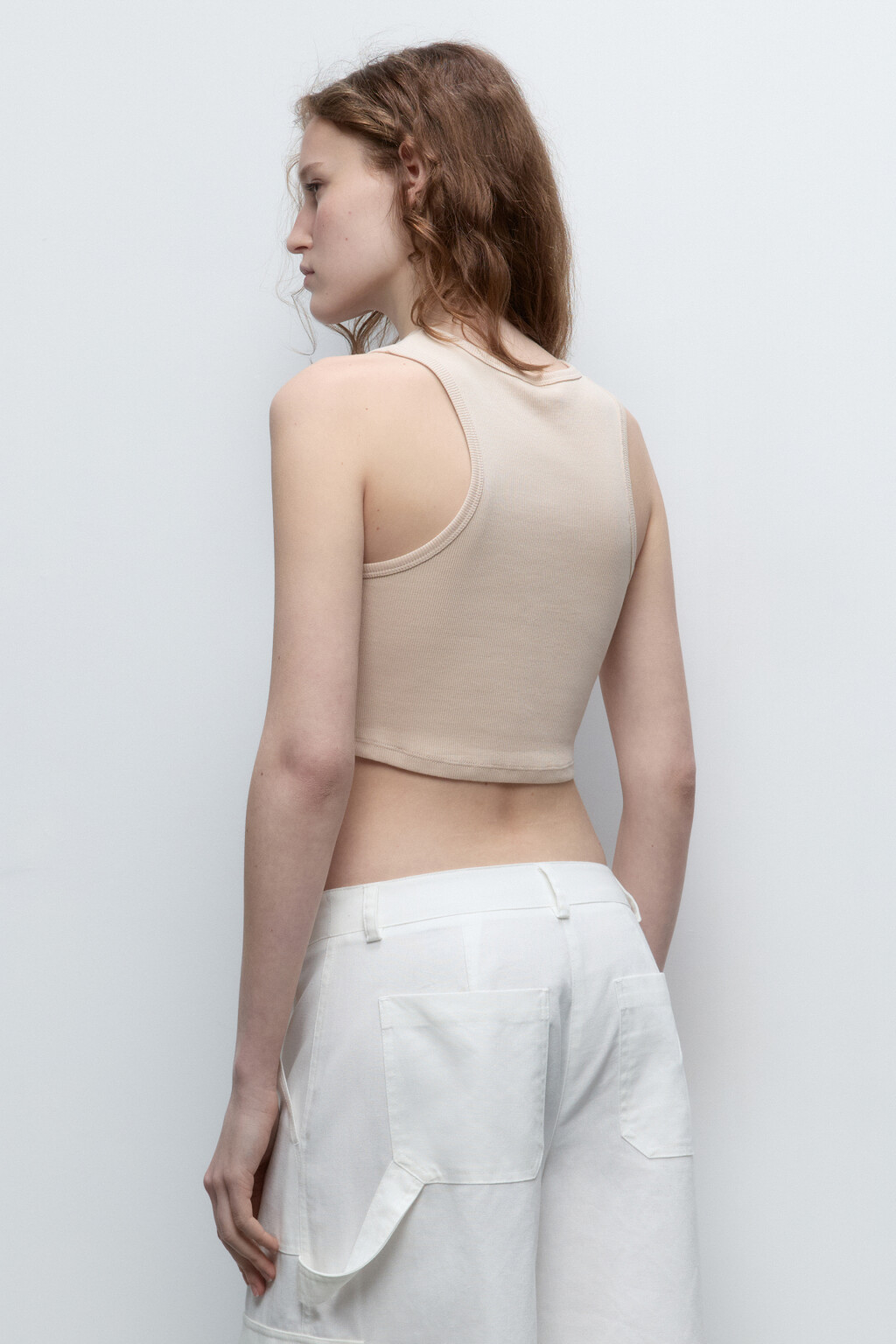 Майка-топ в рубчик с фигурным низом - цвет бежевый - 4