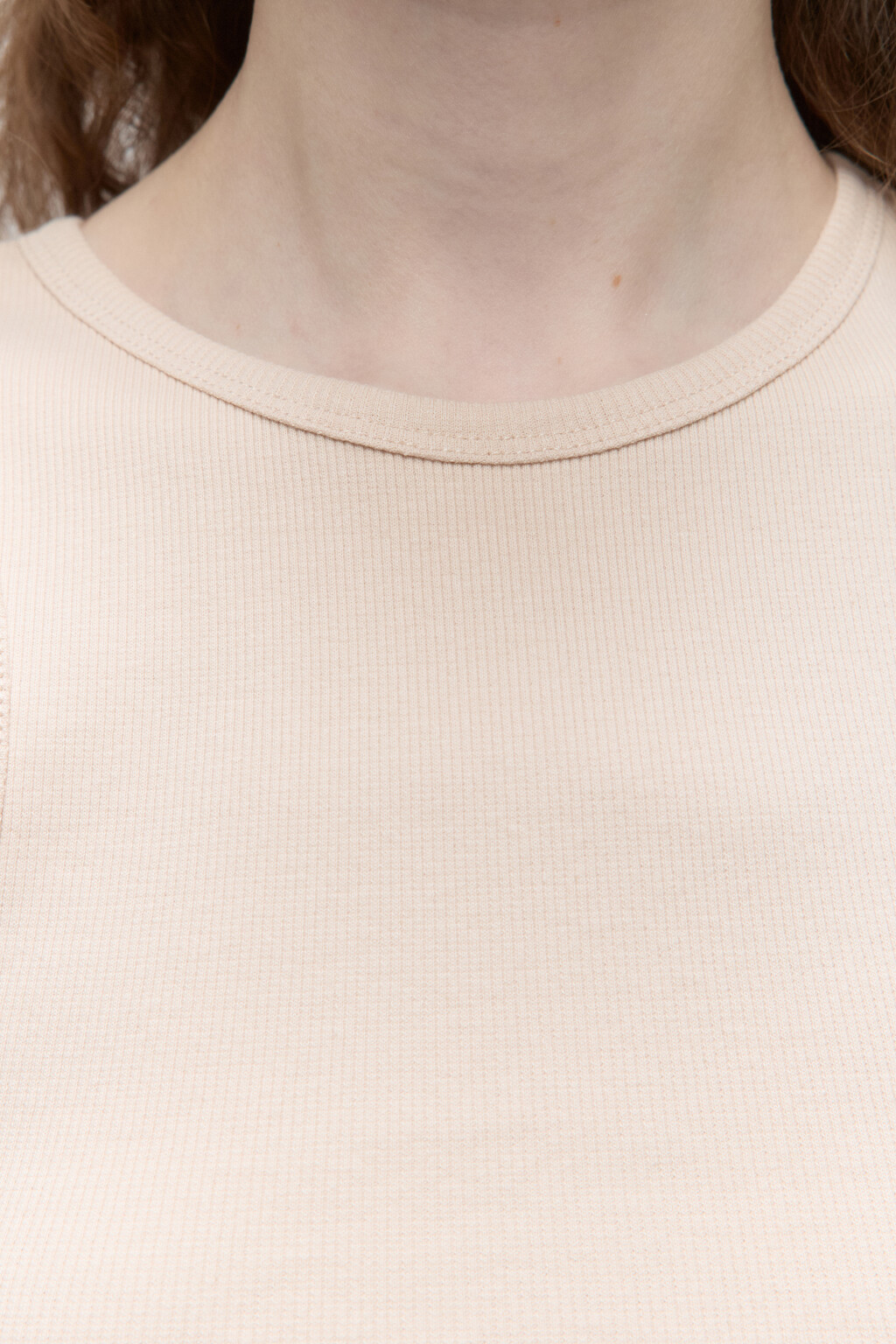 Майка-топ в рубчик с фигурным низом - цвет бежевый - 6
