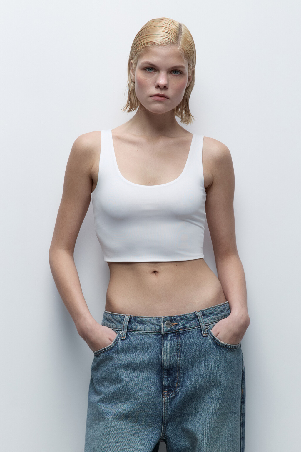 Майка-топ на широких бретелях - цвет белый - 3