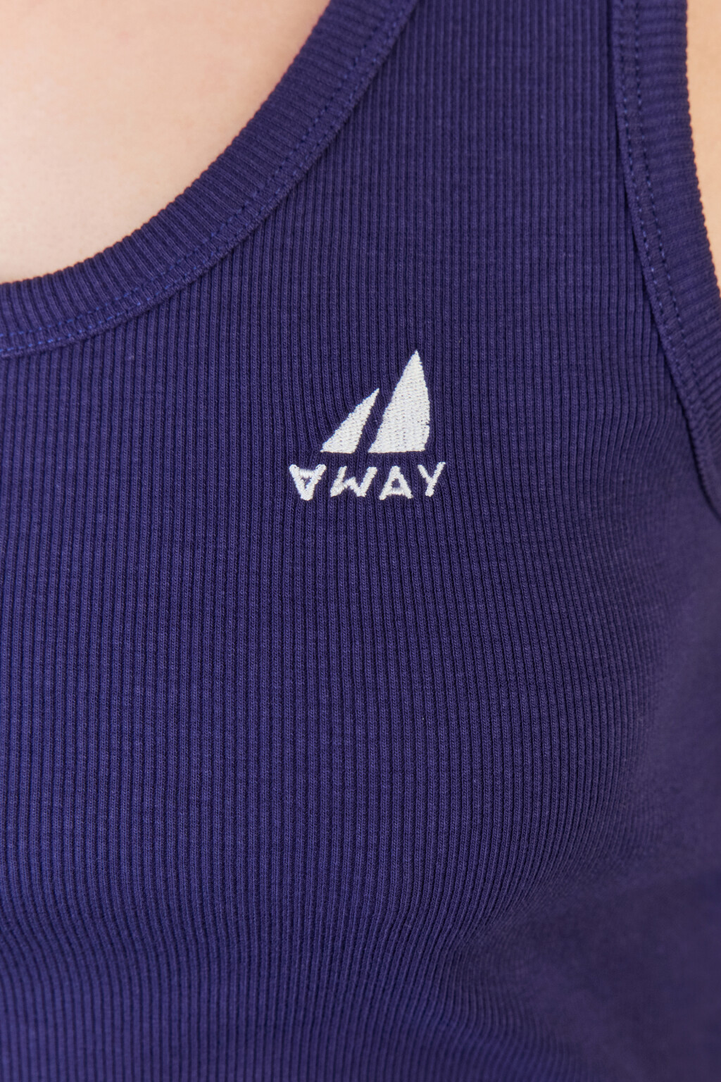 Майка в рубчик облегающая с вышивкой - цвет синий - 6