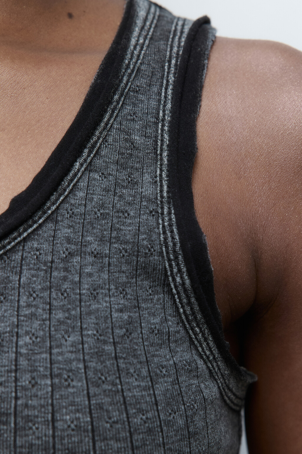 Майка в рубчик с состаренным эффектом - цвет черный - 7