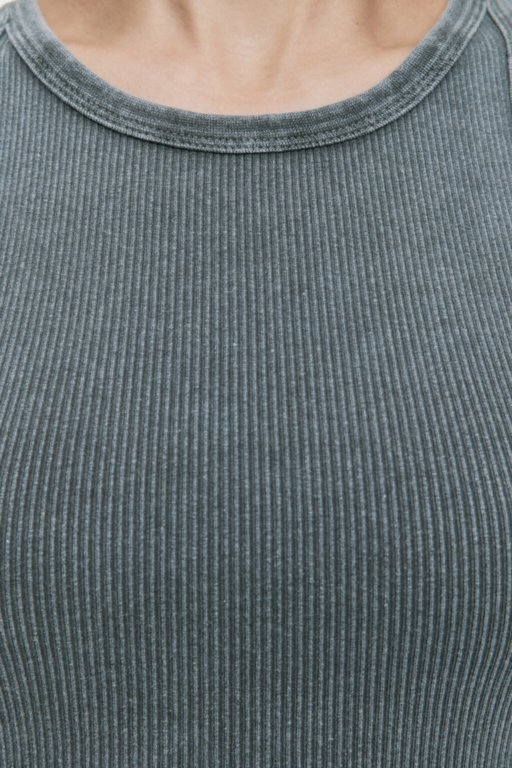 Майка-топ в рубчик со стиркой - цвет зеленый - 7