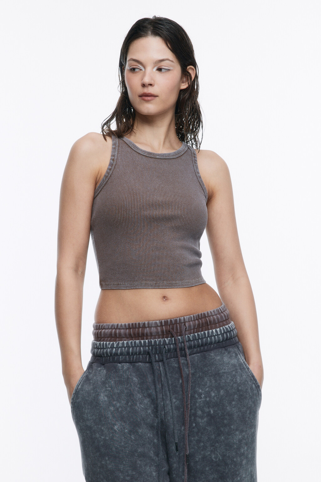 Майка-топ в рубчик со стиркой - цвет коричневый - 3