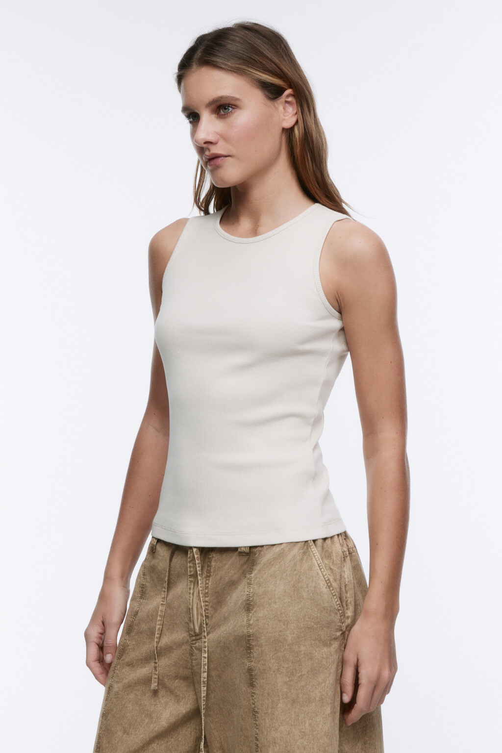 Майка в рубчик на широких бретелях - цвет бежевый - 3