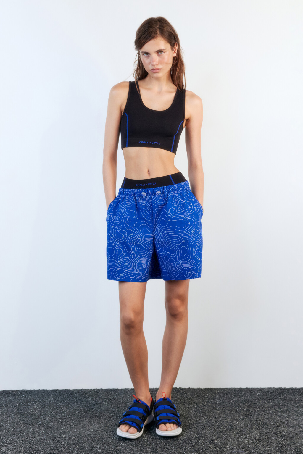 Майка-топ спортивная в рубчик с надписью - цвет черный - 7