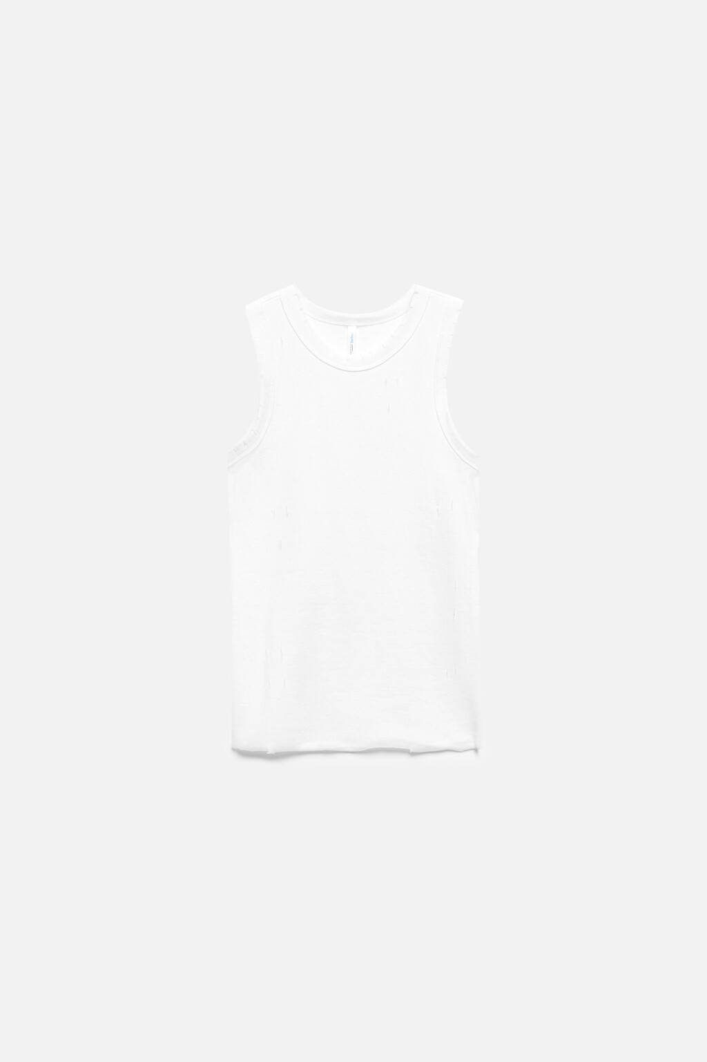 Майка в рубчик рваная на широких бретелях - цвет белый - 9