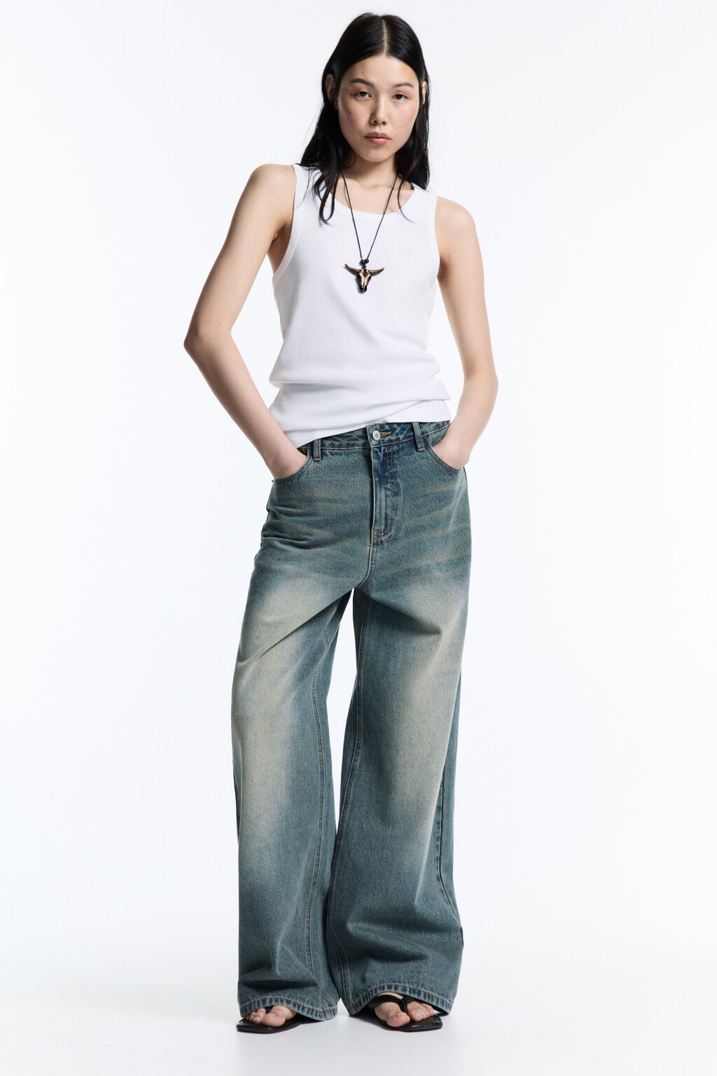 Майка в рубчик хлопковая на широких бретелях - цвет белый - 6