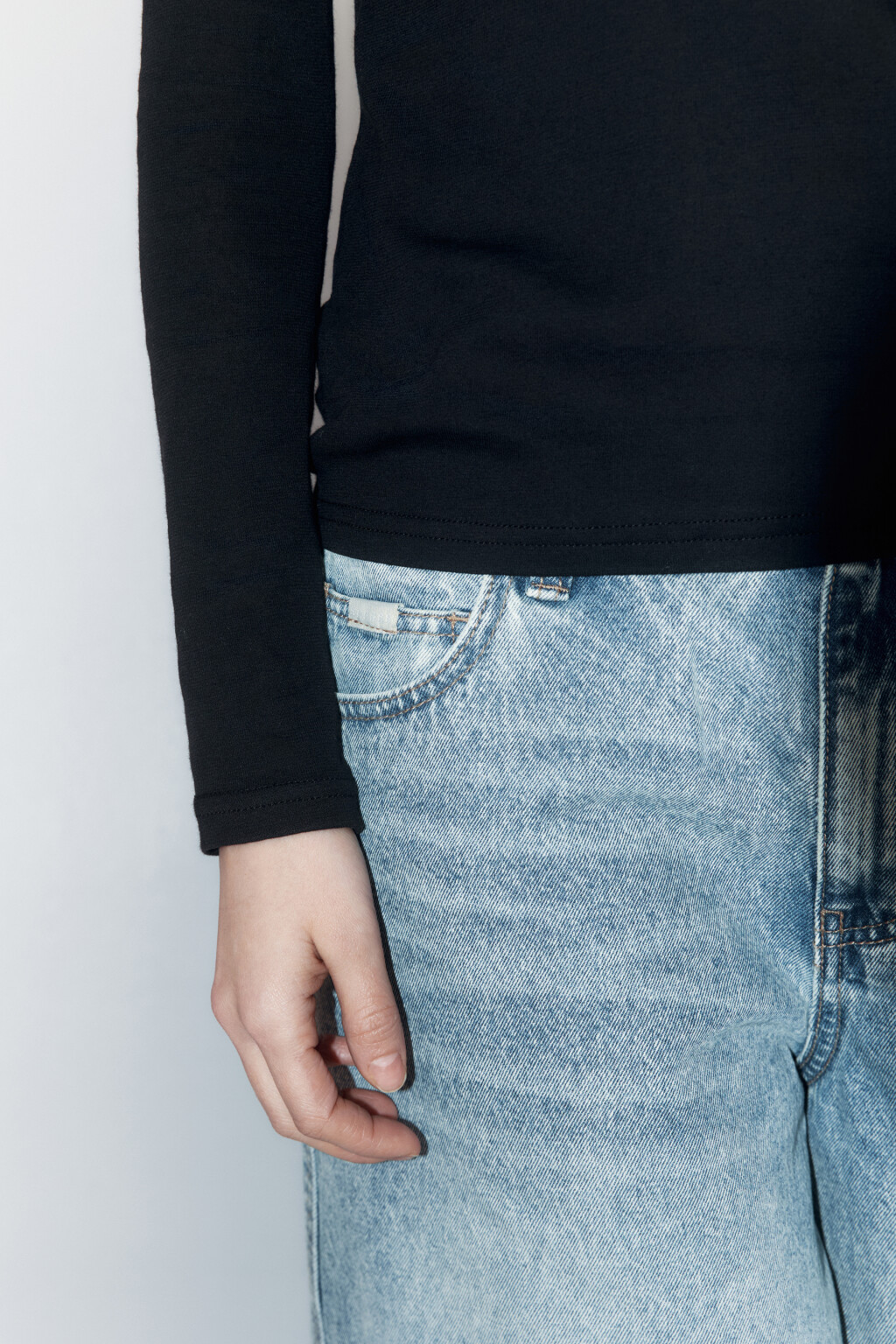 Лонгслив приталенный из хлопка - цвет черный - 7