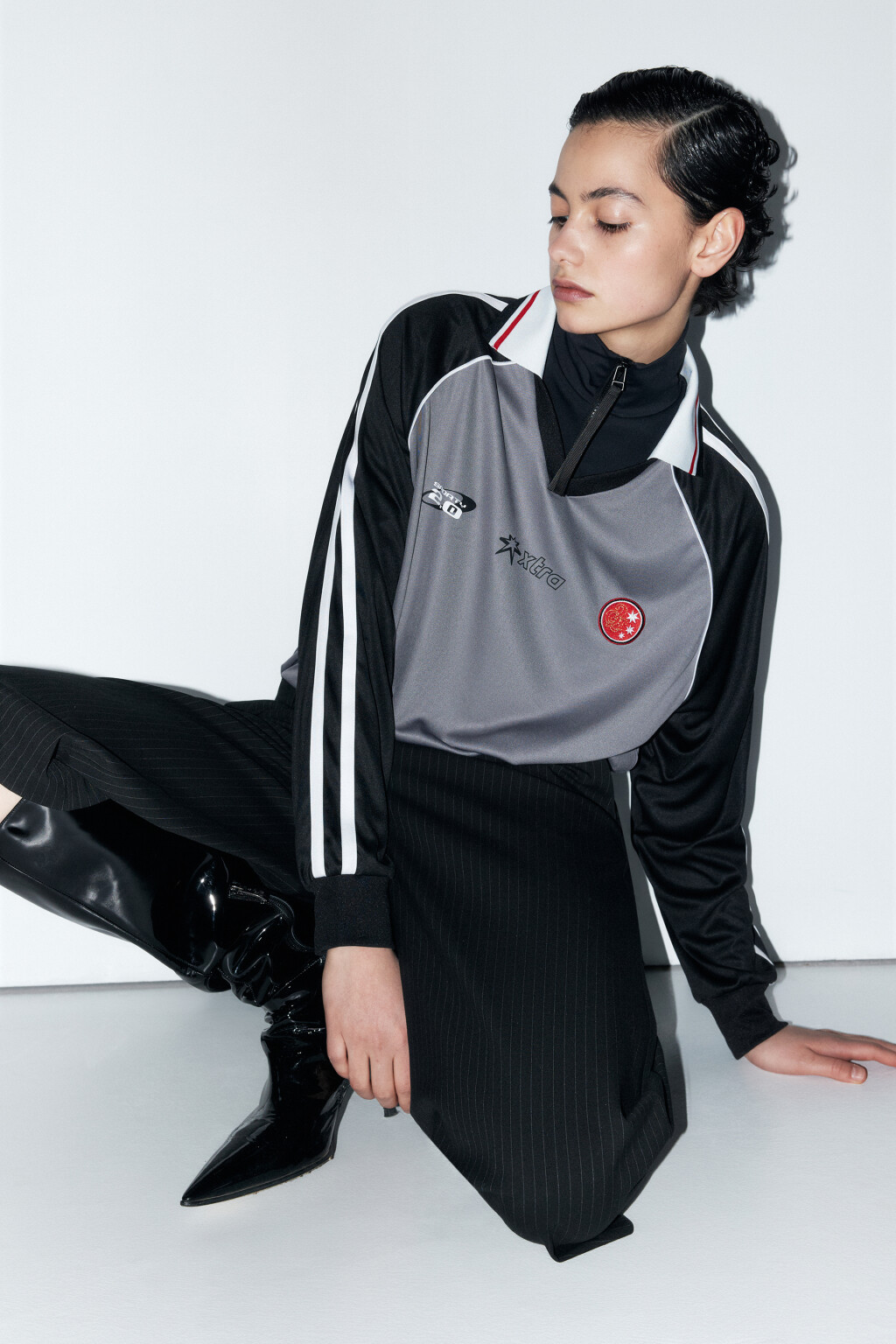 Лонгслив с принтом в спортивном стиле - цвет черный - 1