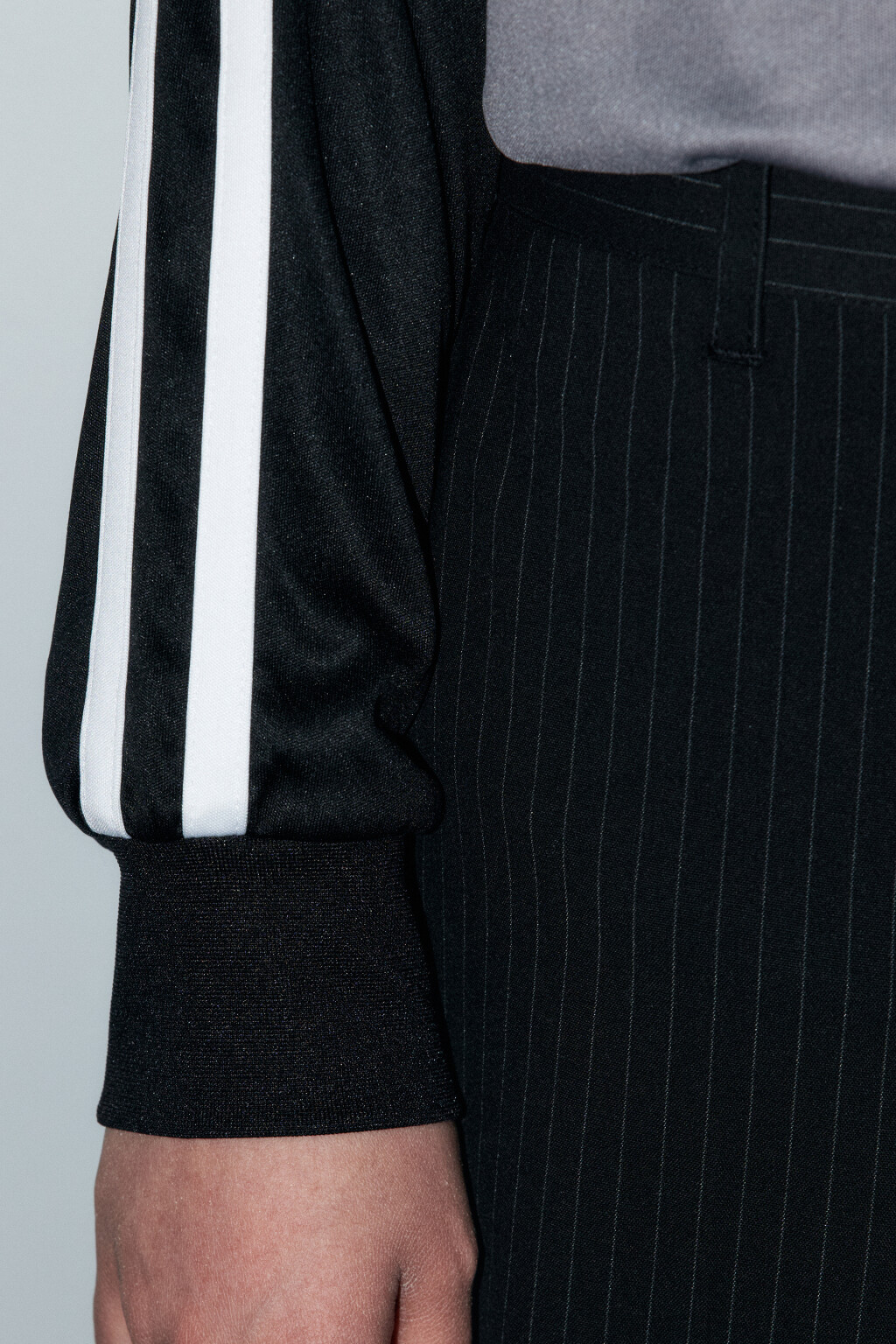 Лонгслив с принтом в спортивном стиле - цвет черный - 9