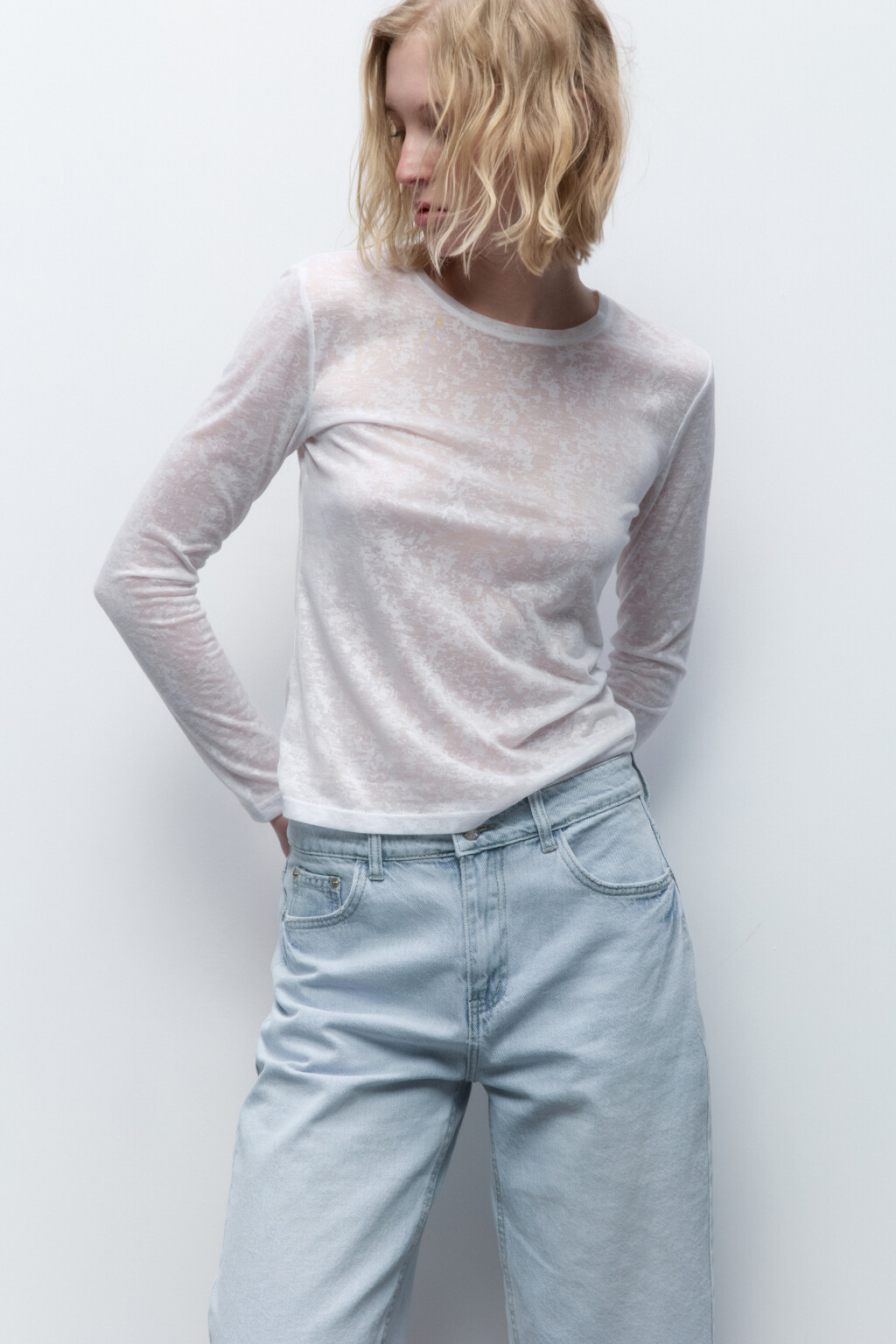 Лонгслив из фактурной ткани - цвет белый - 1