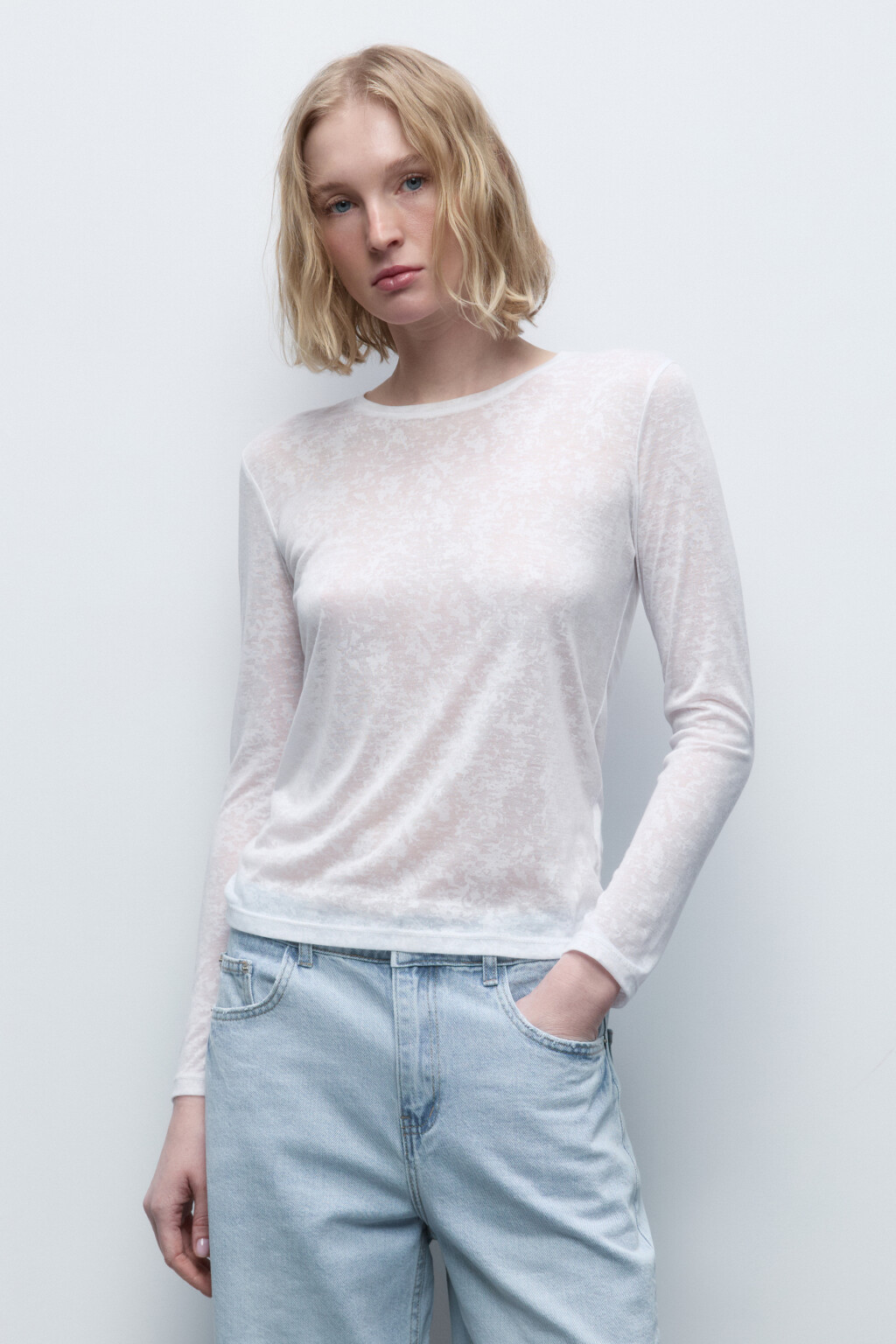 Лонгслив из фактурной ткани - цвет белый - 4