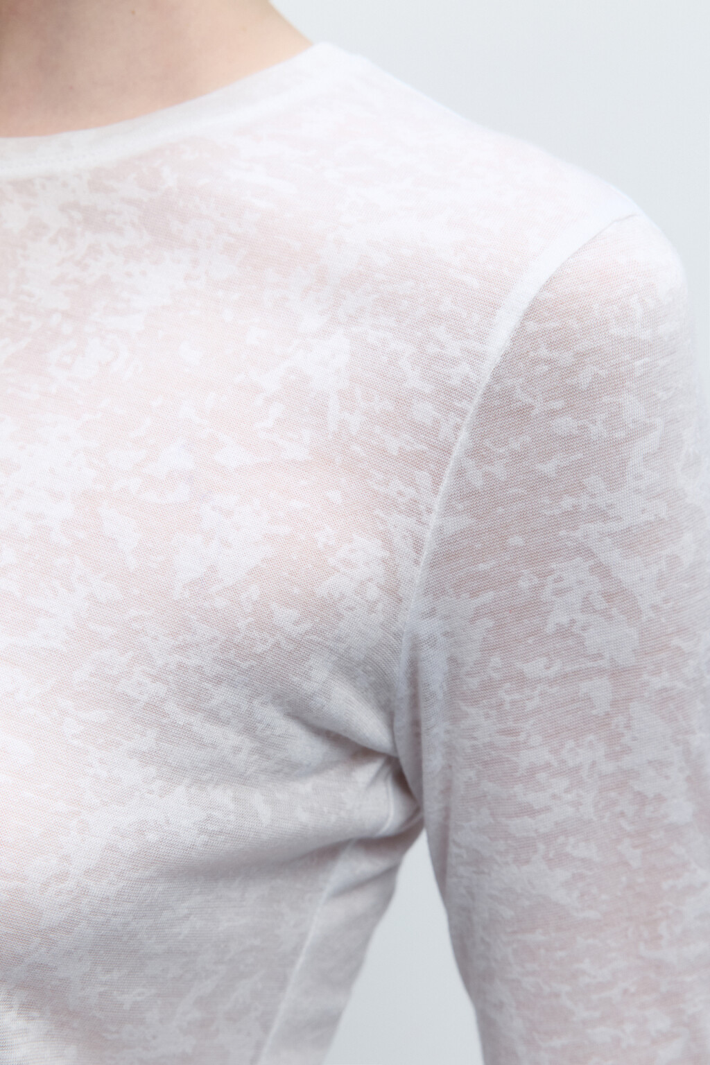 Лонгслив из фактурной ткани - цвет белый - 9