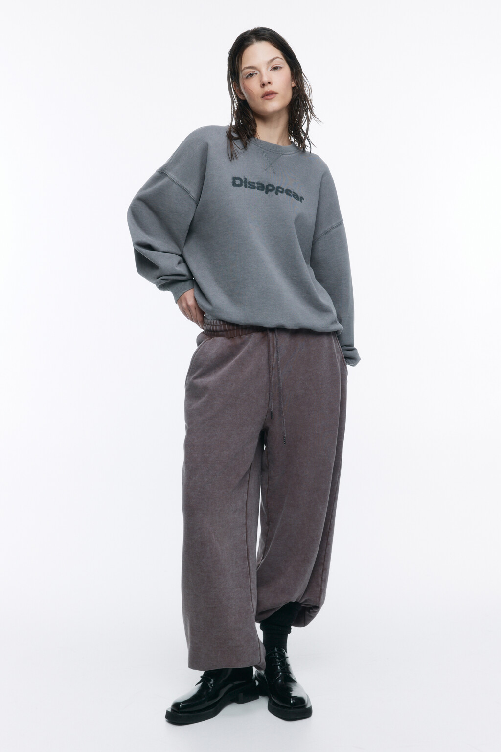 Свитшот из футера со стиркой и принтом - цвет серый - 1