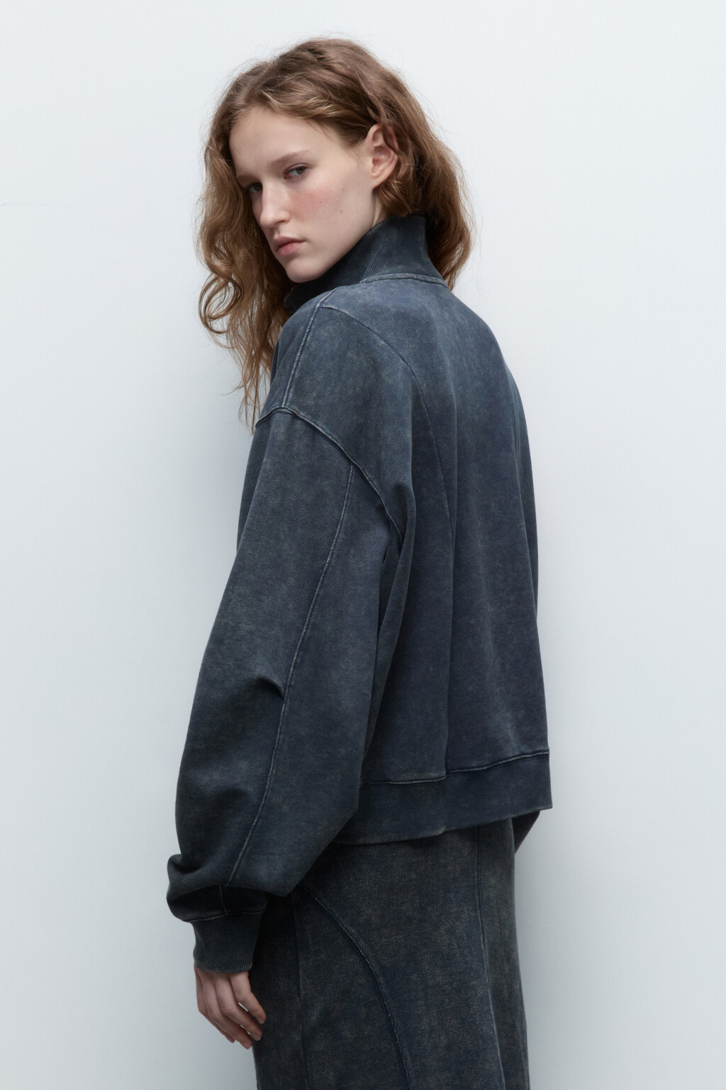 Худи-зипка из футера с вареным эффектом - цвет синий - 4