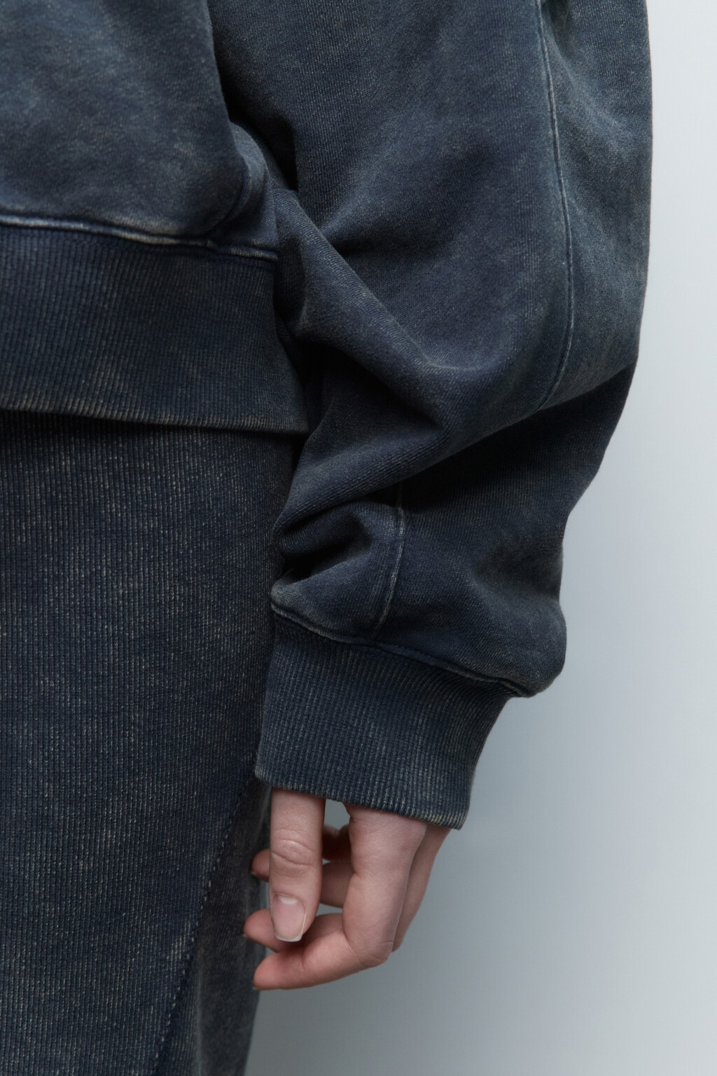 Худи-зипка из футера с вареным эффектом - цвет синий - 7