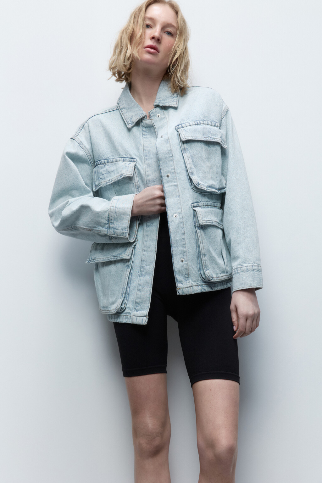Куртка джинсовая с накладными карманами - цвет голубой - 6