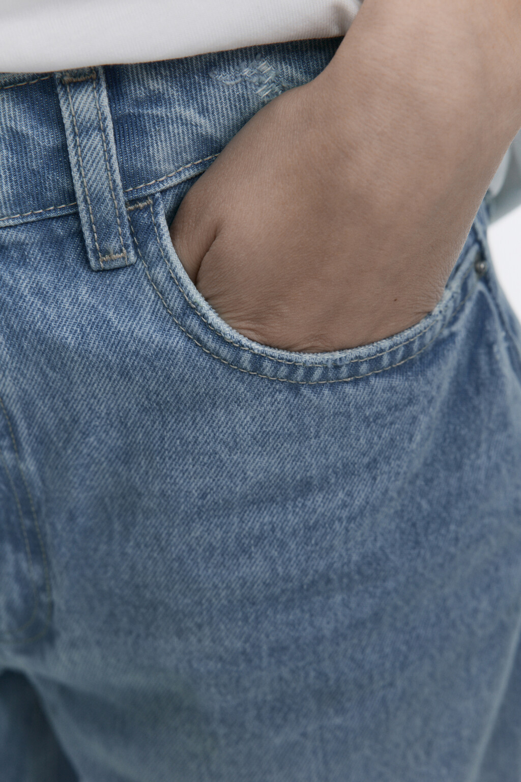 Джинсы mom fit с оборванными краями - цвет голубой - 7