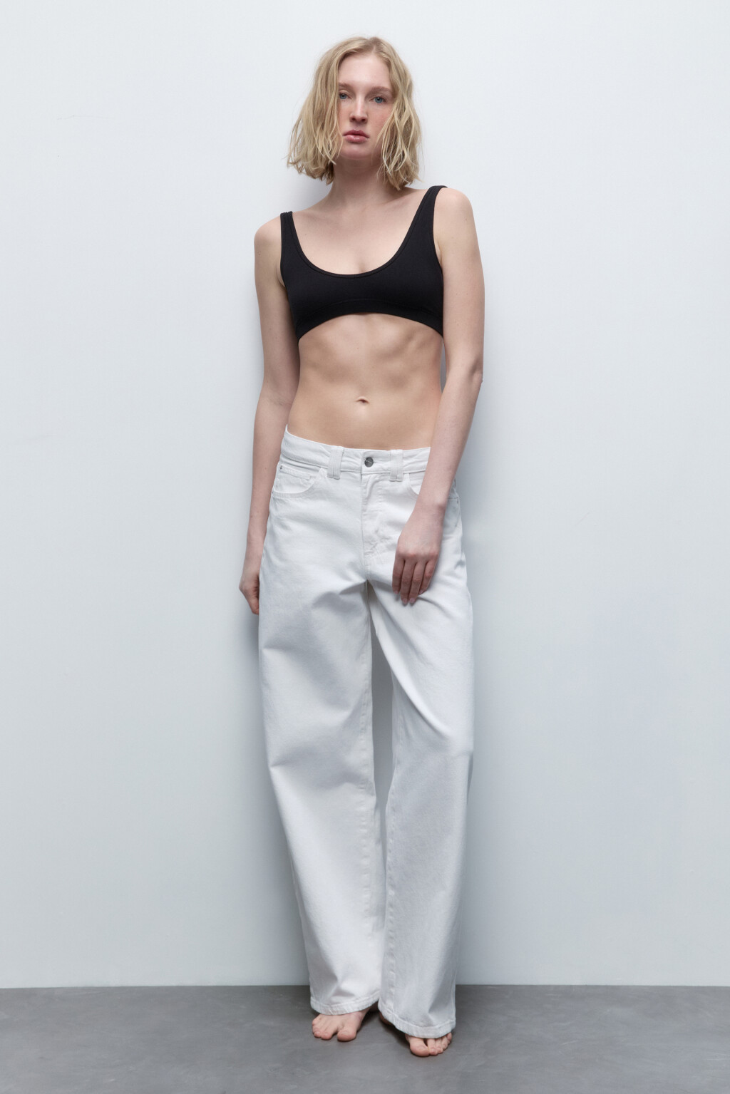 Джинсы широкие со средней посадкой - цвет белый - 4