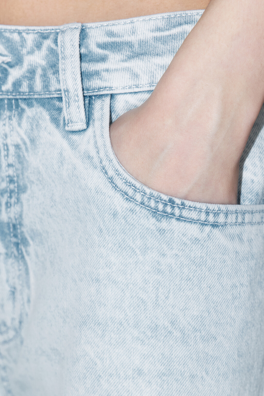 Джинсы широкие рваные с потертостями - цвет голубой - 7