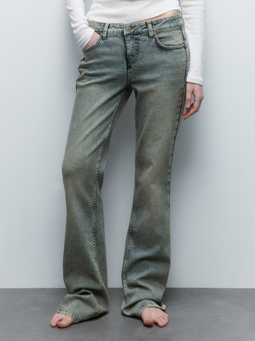 Джинсы клеш с низкой посадкой - цвет бордовый - 2