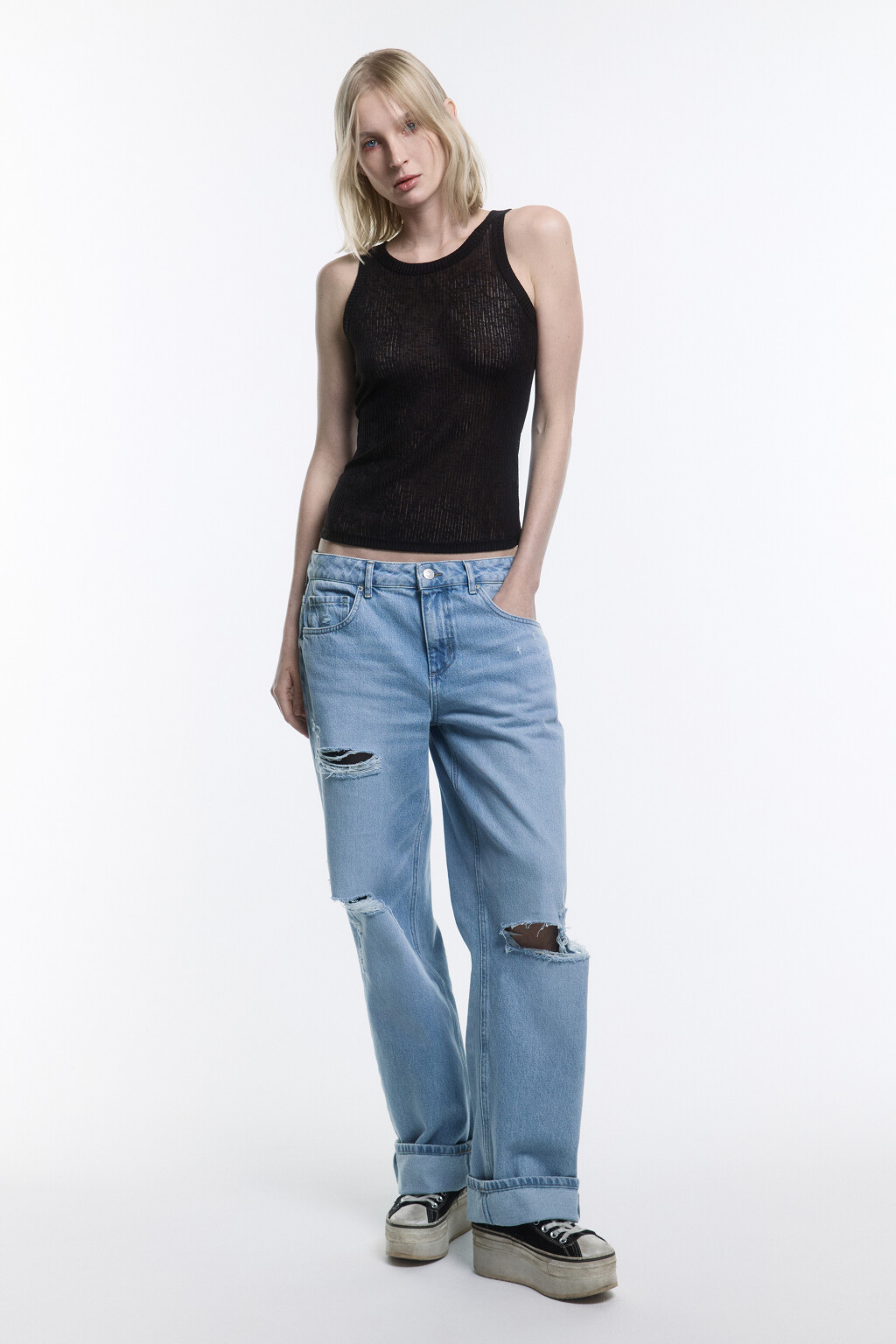 Джинсы loose fit рваные с потертостями - цвет голубой - 4