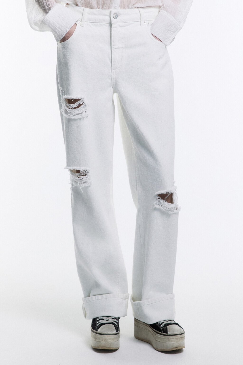 Джинсы loose fit рваные с потертостями - цвет белый - 2