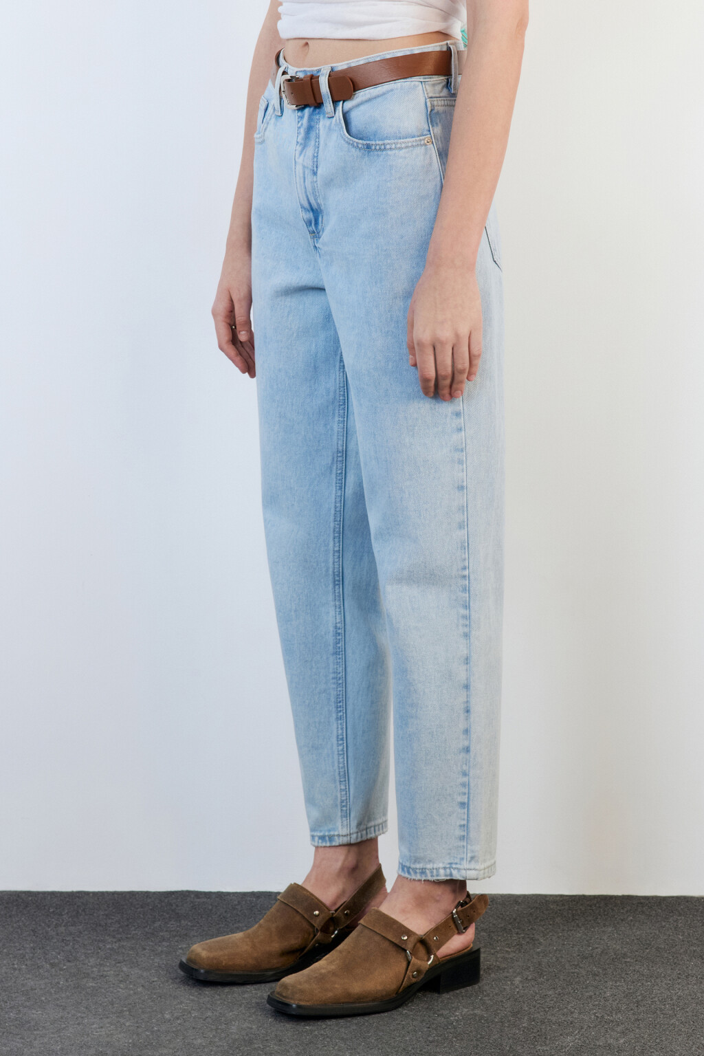 Джинсы mom's с высокой посадкой и ремнем - цвет голубой - 3