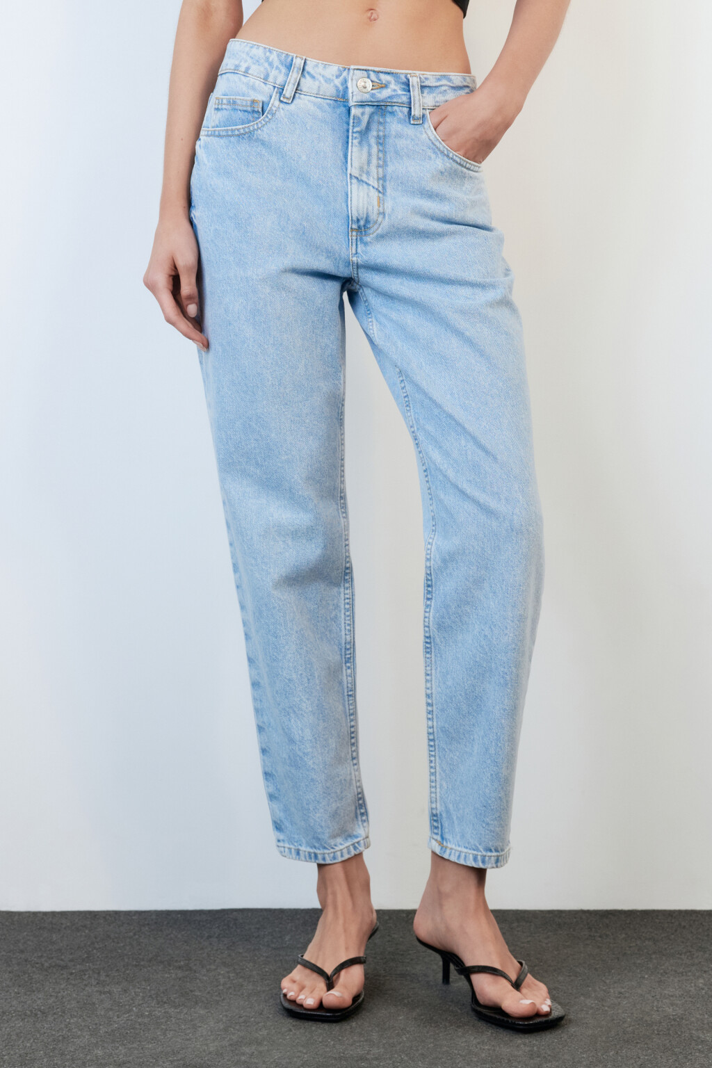 Джинсы mom fit с высокой посадкой - цвет голубой - 4