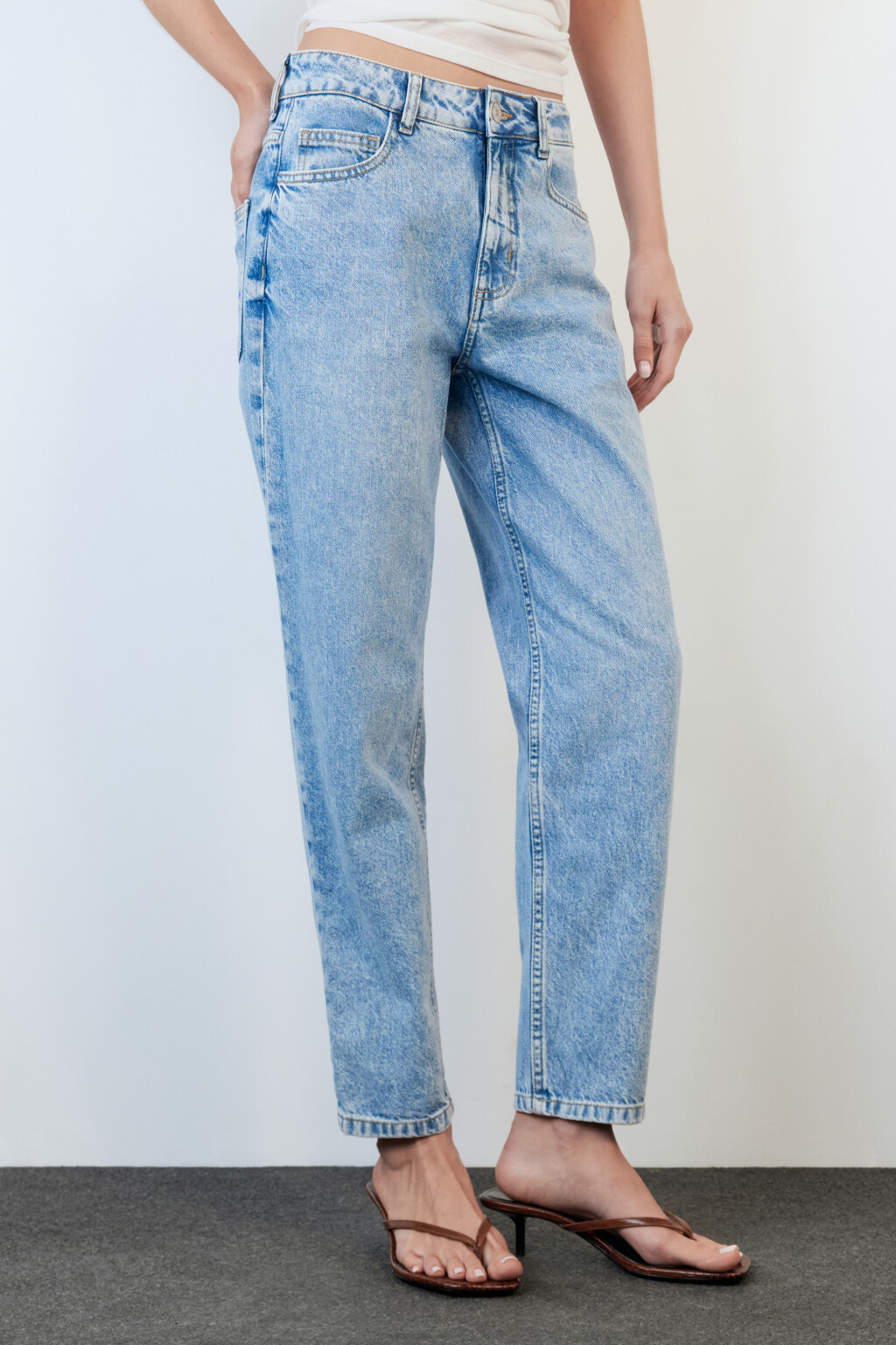 Джинсы mom fit с высокой посадкой - цвет голубой - 4