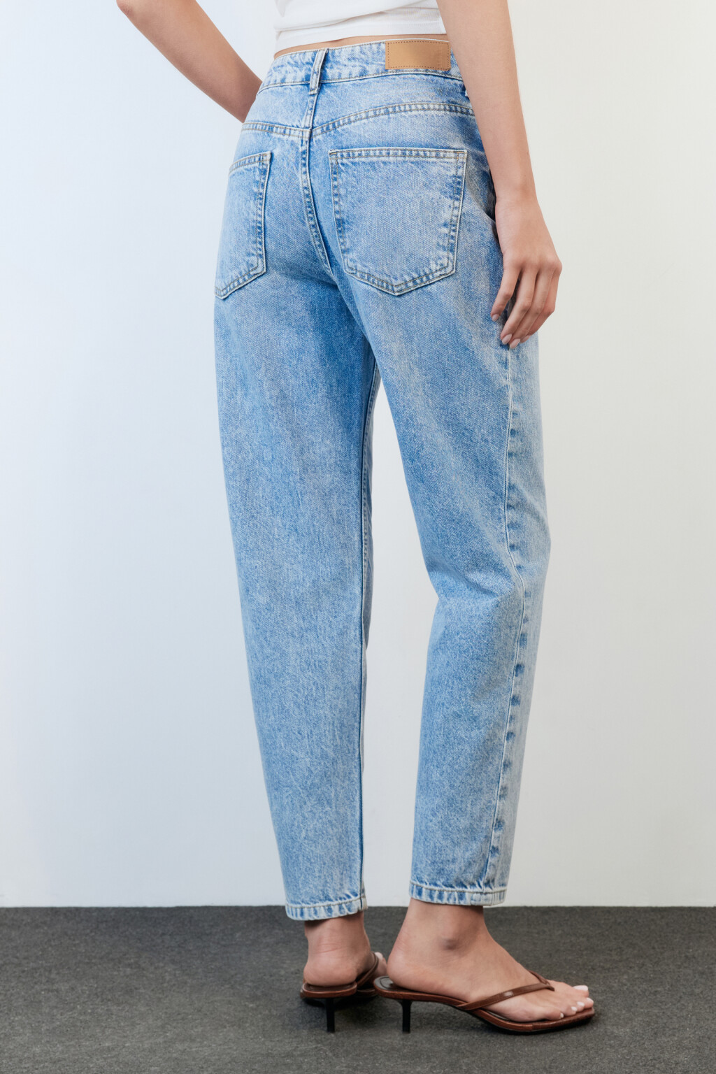 Джинсы mom fit с высокой посадкой - цвет голубой - 5