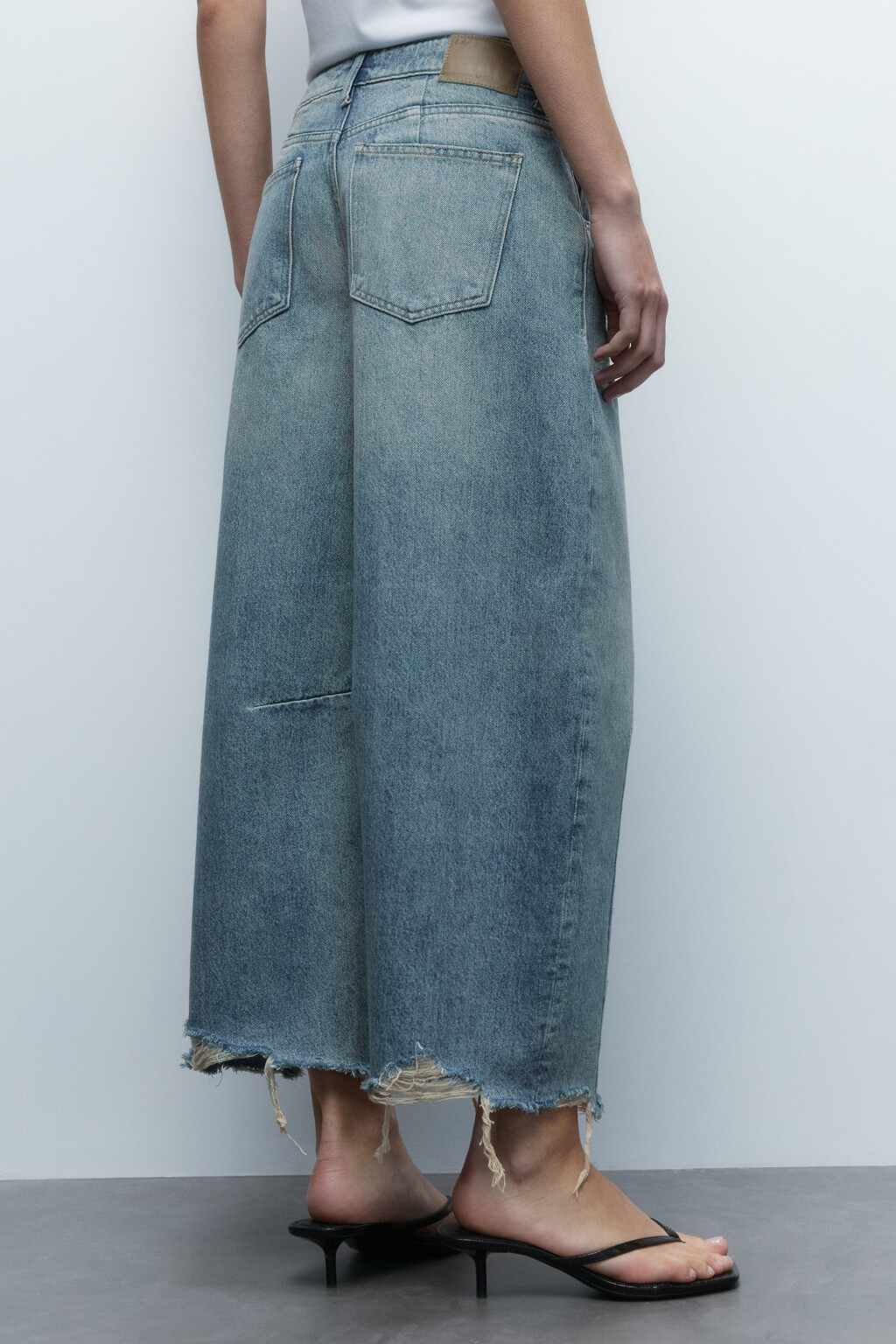 Джинсы barrel fit рваные с потертостями - цвет синий - 4